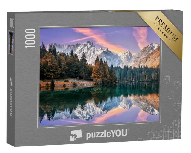 Puzzle 1000 Teile „Sonnenaufgang im Herbst am Fusine-See vor dem Mongart“