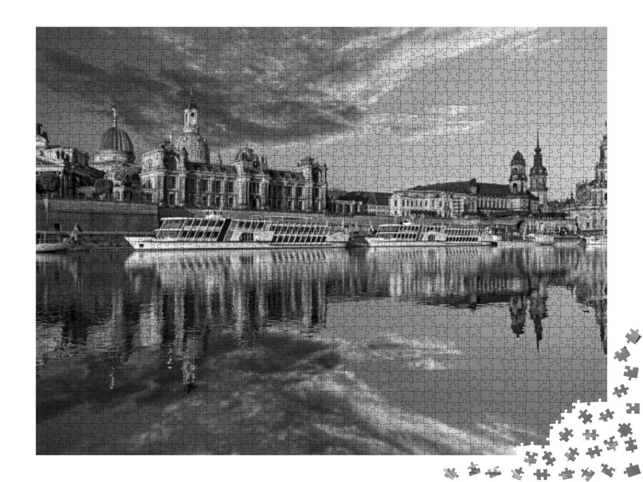 Puzzle 2000 Teile „Dresdner Stadtsilhouette an der Elbe und Augustusbrücke“