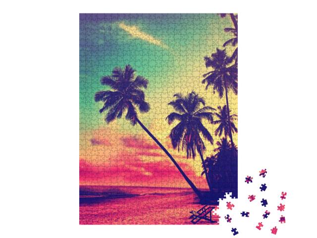Puzzle 1000 Teile „Vintage-Style: Tropischer Strand mit Palmenshilouetten im Sonnenuntergang“