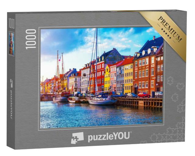 Puzzle 1000 Teile „Sonnenuntergang mit Blick auf den Pier in Nyhavn: Schiffe, Yachten und farbige Häuser“
