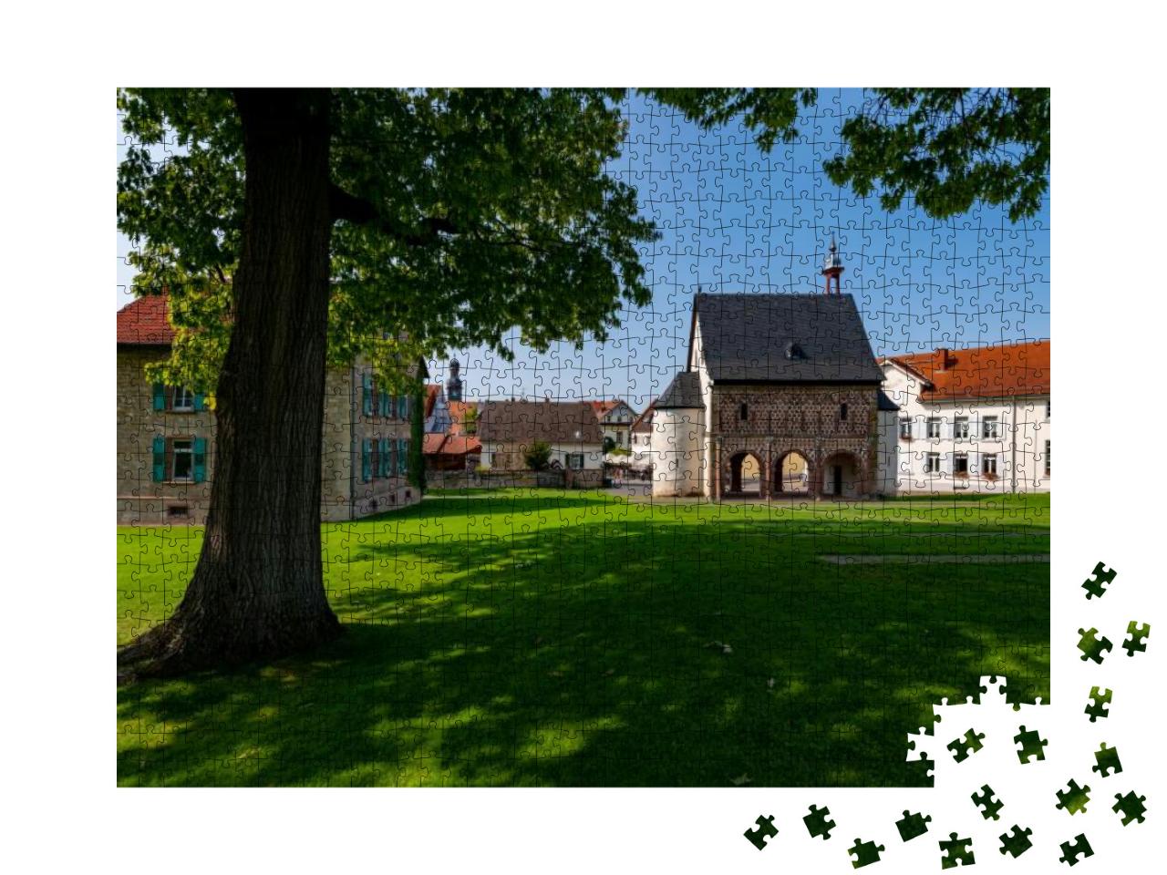 Puzzle 1000 Teile „Kloster zu Lorsch mit Königssaal und Klosterhügel bei Worms in Hessen“