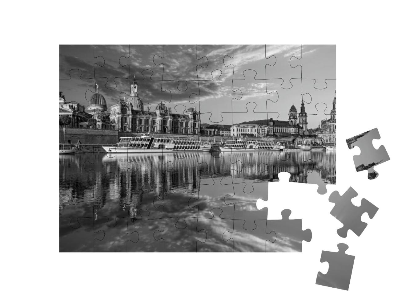 Puzzle 48 Teile „Dresdner Stadtsilhouette an der Elbe und Augustusbrücke“