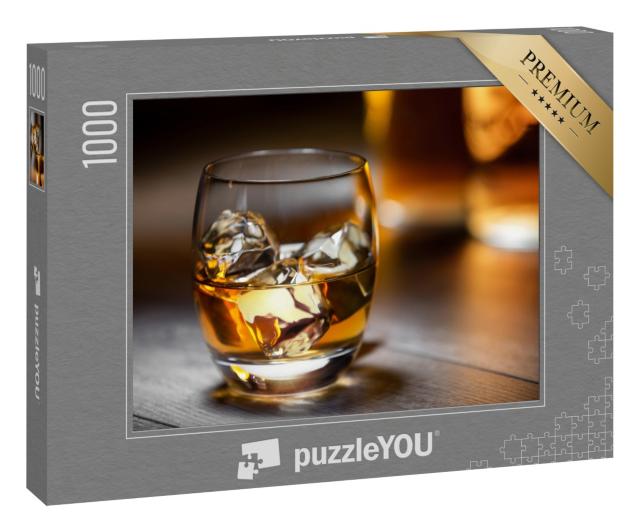 Puzzle 1000 Teile „Elegantes und erfrischendes Glas Scotch- oder Bourbon-Whisky auf Eis“