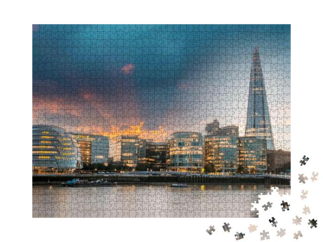 Puzzle 1000 Teile „Abendliche Imession von London mit City Hall“