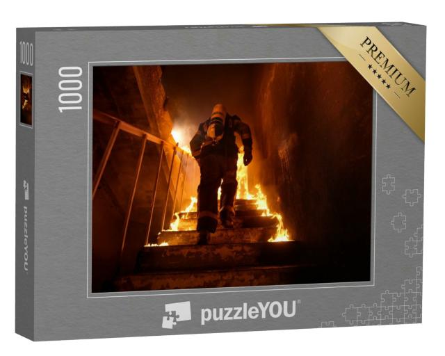 Puzzle 1000 Teile „Feuerwehrmann auf brennender Treppe“