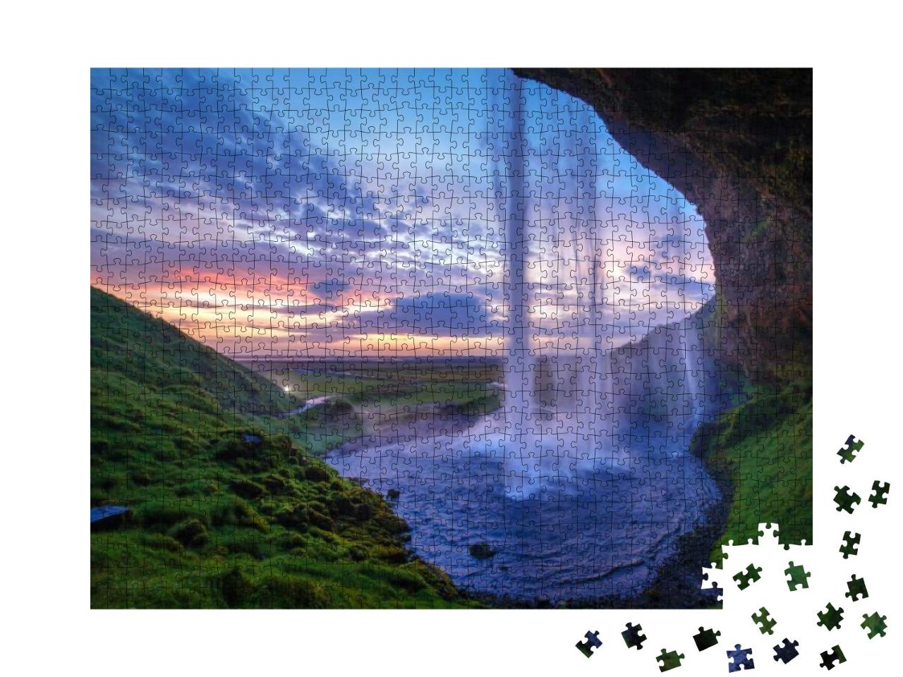 Puzzle 1000 Teile „Seljalandfoss-Wasserfall bei Sonnenuntergang, Island, horizontale Aufnahme“