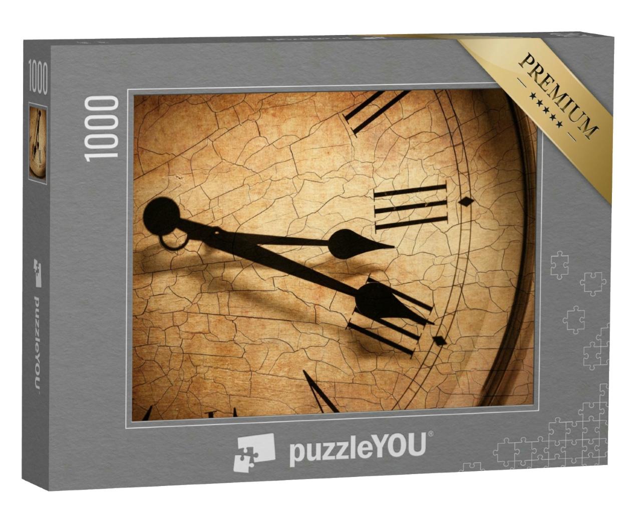 Puzzle 1000 Teile „Klassisches Uhrenziffernblatt mit Rissen, Nahaufnahme einer Uhr“