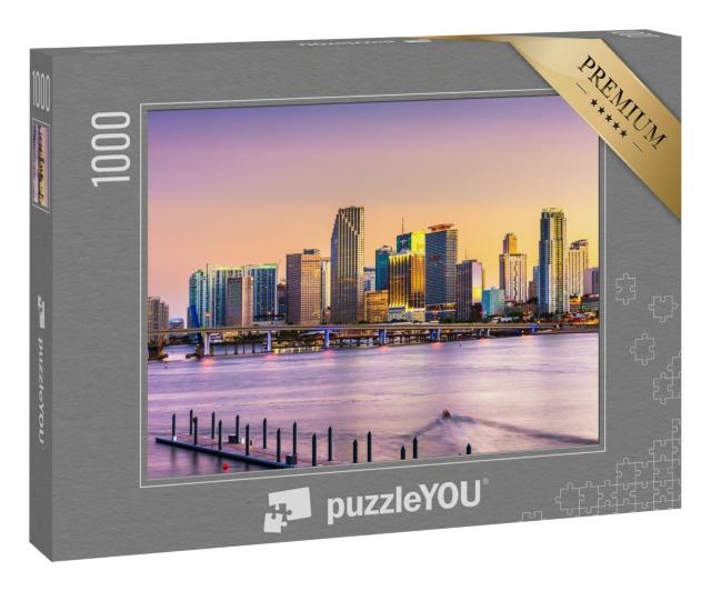 Puzzle 1000 Teile „Skyline von Miami an der Bisayne Bay in der Abenddämmerung, Florida“