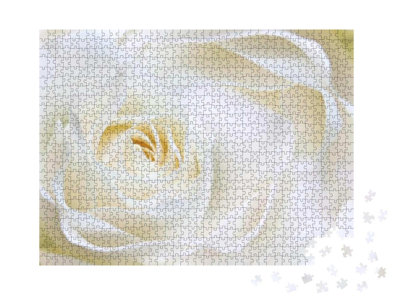 Puzzle 1000 Teile „Riesige weiße Rose, Makroaufnahme, Hochzeitseinladung“