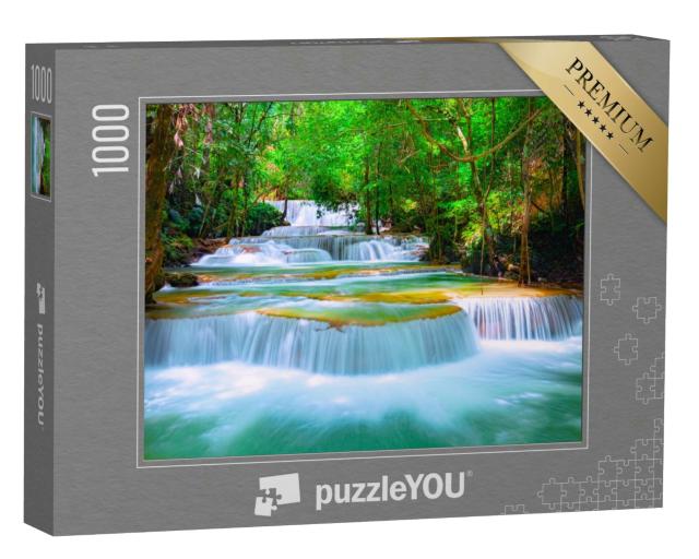 Puzzle 1000 Teile „Wunderschöner Huay Mae Kamin Wasserfall im Regenwald bei Kanchanaburi, Thailand“