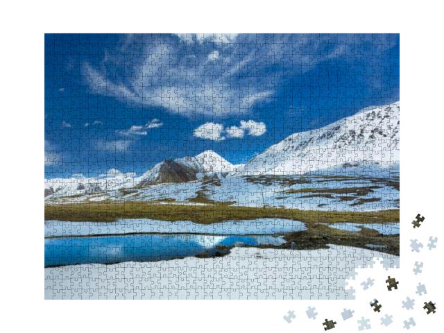 Puzzle 1000 Teile „Schöner Schneegipfel am Khunjerab-Pass im Norden Pakistans“
