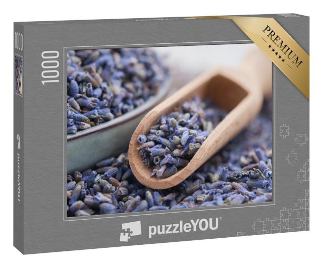 Puzzle 1000 Teile „Hölzerne Schaufel mit getrockneten Lavendelblüten“