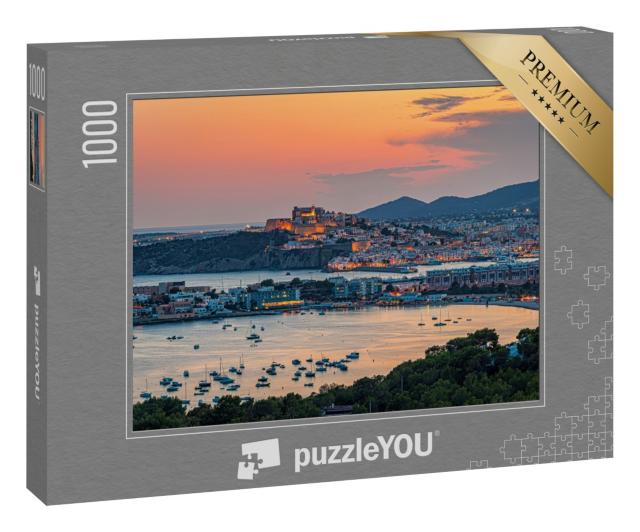 Puzzle 1000 Teile „Wunderschöner Blick auf Ibiza Stadt am Abend, Spanien“