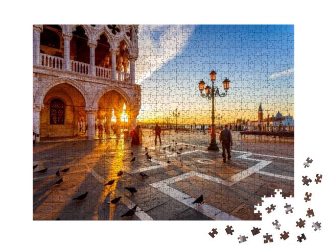 Puzzle 1000 Teile „Markusplatz und Dogenpalast im Sonnenaufgang, Venedig, Italien“