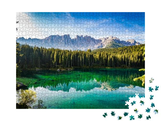Puzzle 1000 Teile „Sonniger Morgen am Karersee bei Sonnenaufgang, Südtirol, Italien“