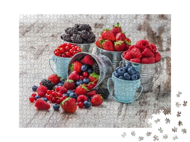 Puzzle 1000 Teile „Beerenmischung Heidelbeere, Himbeere, rote Johannisbeere, Erdbeere“