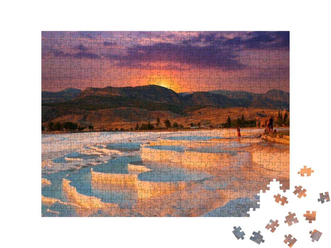 Puzzle 500 Teile „Wunderschöner Sonnenaufgang und natürliche Travertin-Pools und Terrassen in Pamukkale“
